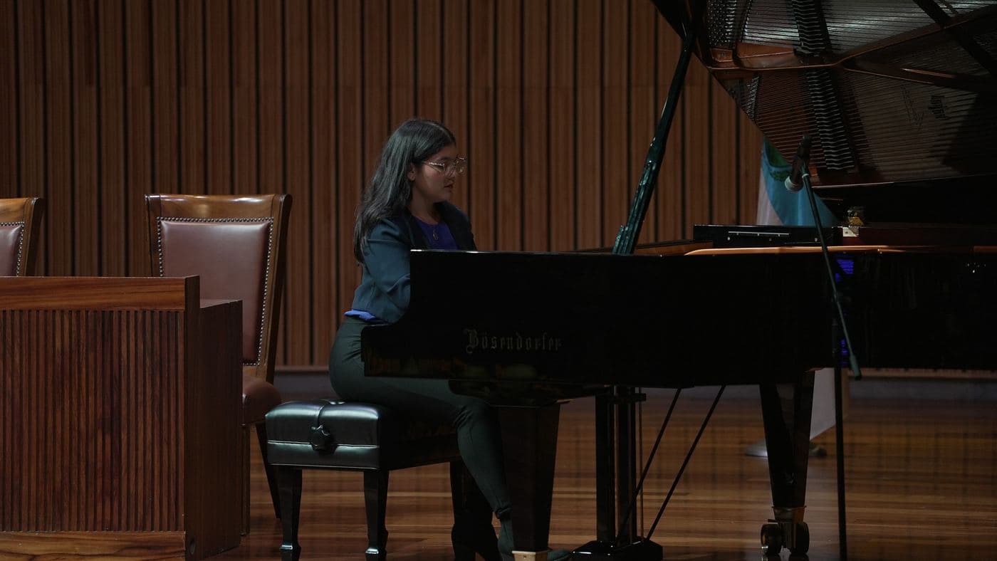 Virginia en su recital en la Universidad de Costa Rica